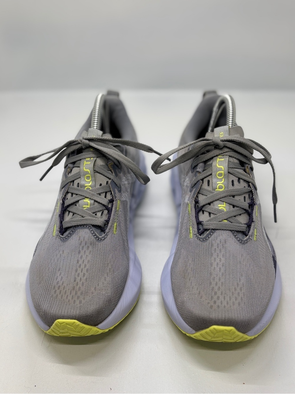 ASICS Novablast 5 Women’s Size 8 Grey Lime Green Running Shoes - Picture 8 of 14